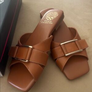 Vince Camuto Alexino. Brown leather slides